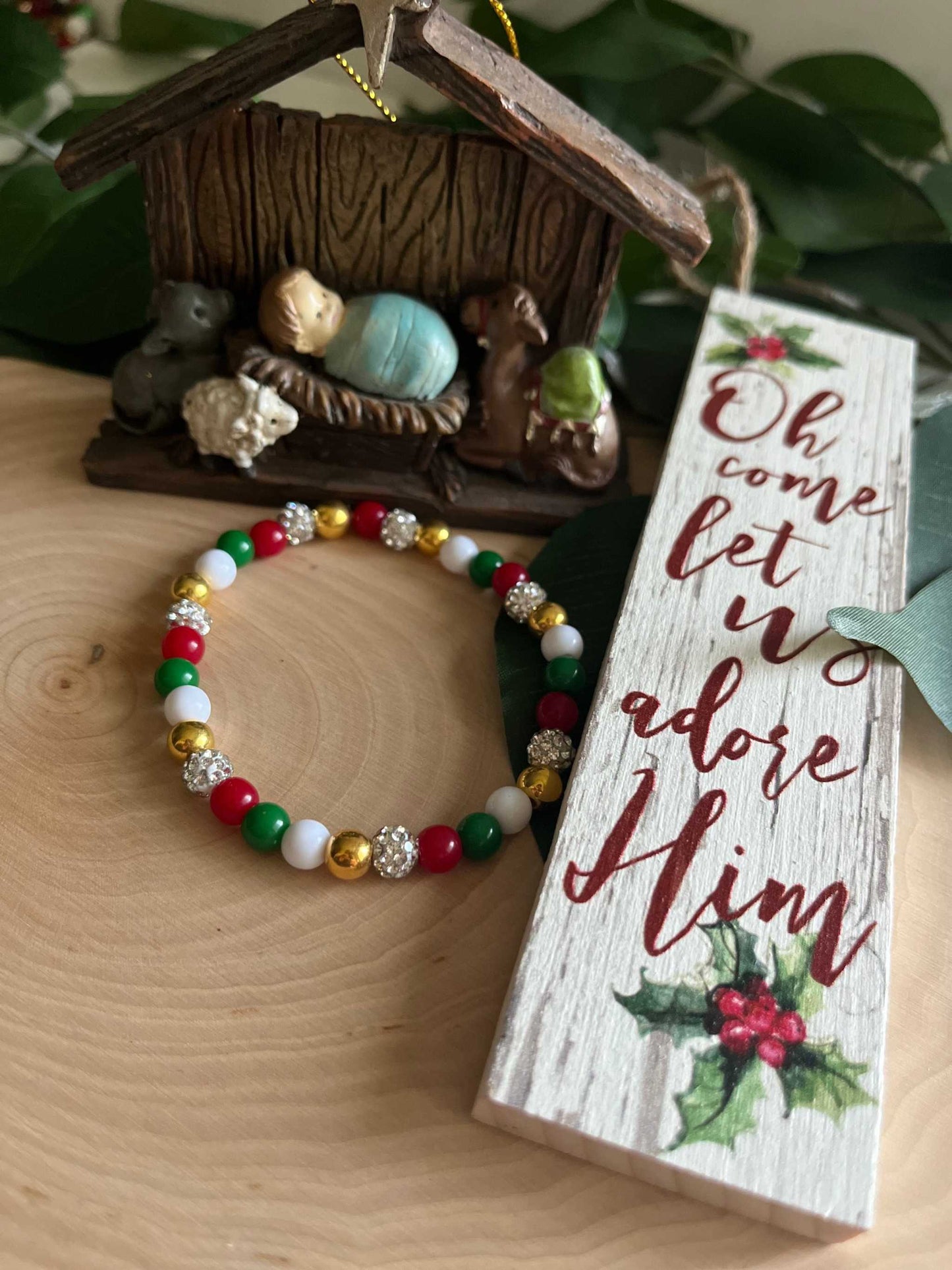 Christmas Jeweled Bead Bracelet – Festive Holiday Jewelry