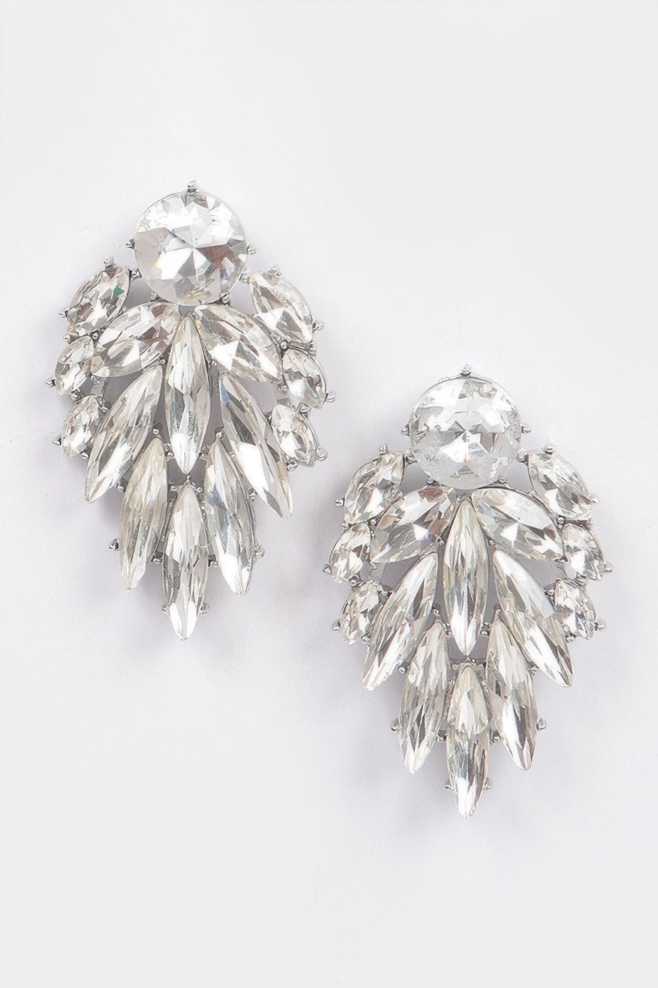 Leaf Dangle Gem Earring